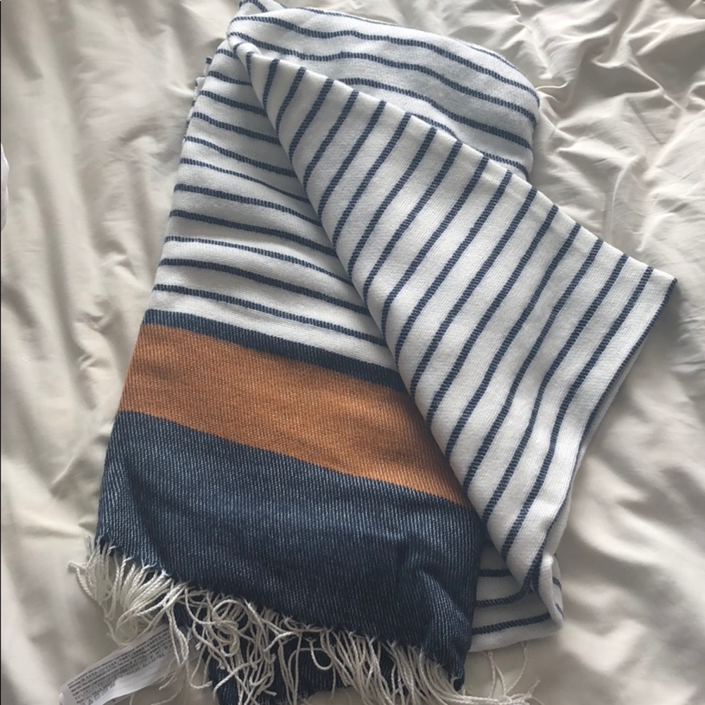 Abercrombie & Fitch blanket scarf